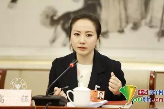 全国人大代表、重庆盼达汽车租赁有限公司总经理、火狐手机版登录入口校友高钰.jpg